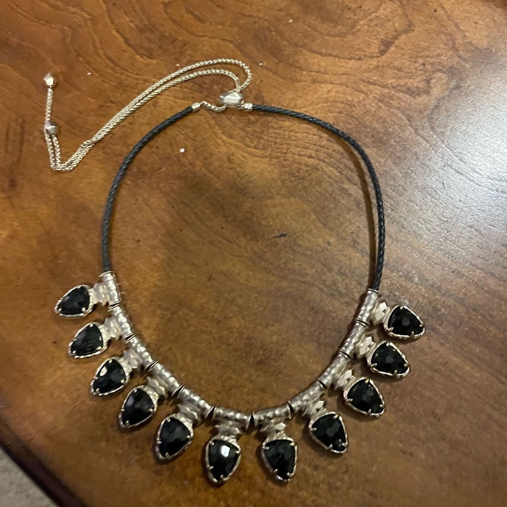 Kendra Scott necklace